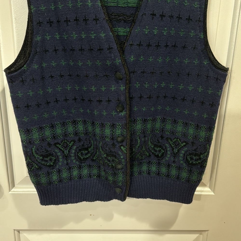 Pendleton Classic Wool Button Down Sweater Vest M… - image 2